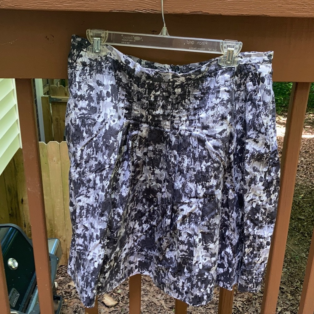 New York & Company black and grey skirt